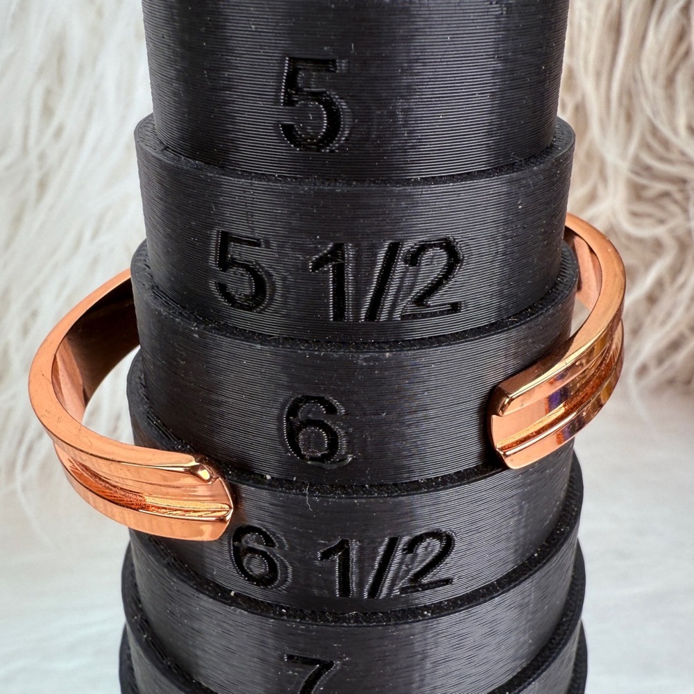 Elegant Copper-Toned Weighted Cuff Bracelet - Picture 4 of 8
